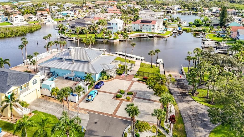 На продажу: $369,900 (0.16 acres)