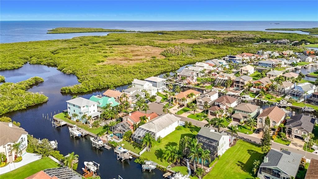 На продажу: $369,900 (0.16 acres)
