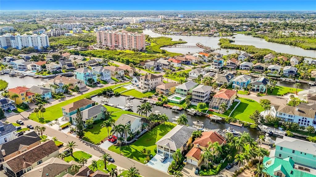 На продажу: $369,900 (0.16 acres)
