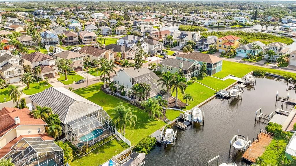 На продажу: $369,900 (0.16 acres)