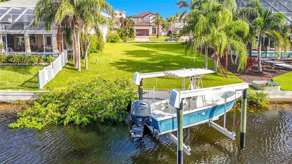 На продажу: $369,900 (0.16 acres)