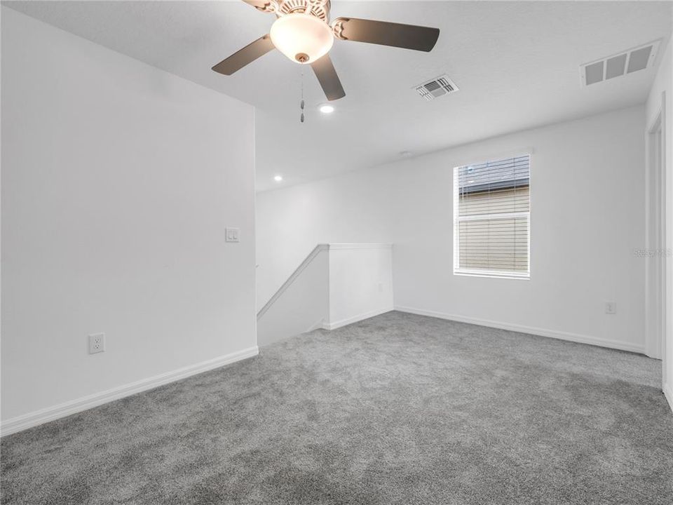 For Sale: $335,000 (4 beds, 2 baths, 1925 Square Feet)