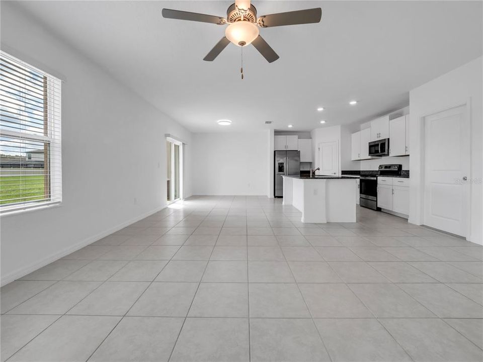 For Sale: $335,000 (4 beds, 2 baths, 1925 Square Feet)