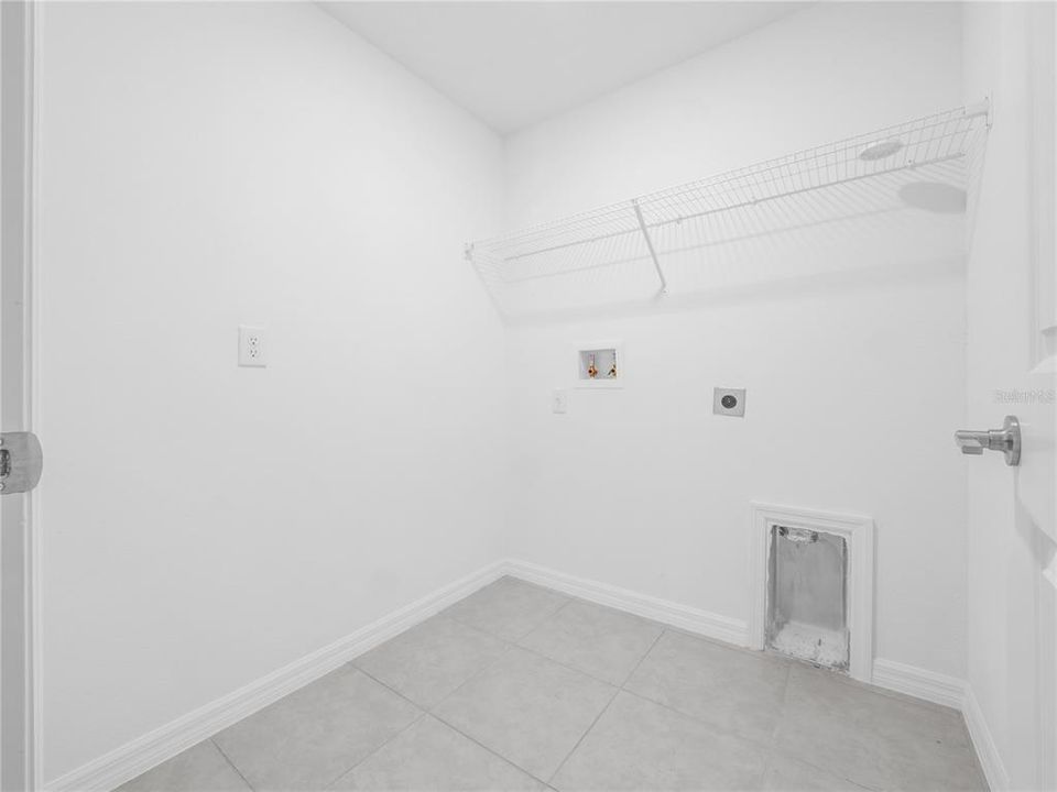 For Sale: $335,000 (4 beds, 2 baths, 1925 Square Feet)