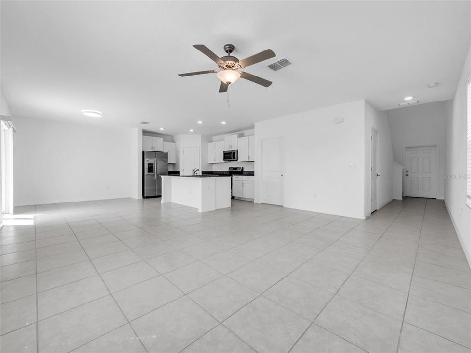 For Sale: $335,000 (4 beds, 2 baths, 1925 Square Feet)