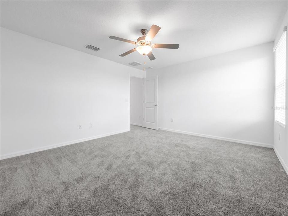For Sale: $335,000 (4 beds, 2 baths, 1925 Square Feet)