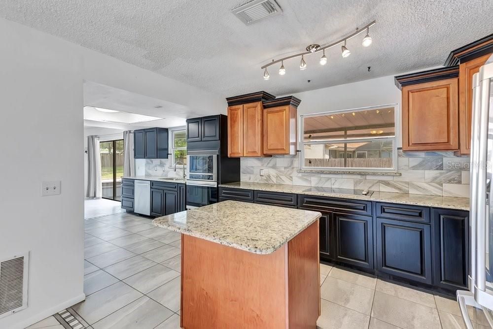 En Venta: $498,000 (3 camas, 2 baños, 1623 Pies cuadrados)