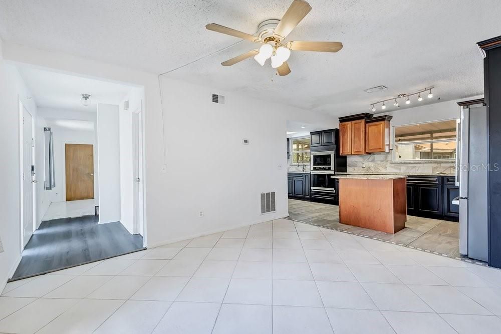 En Venta: $498,000 (3 camas, 2 baños, 1623 Pies cuadrados)