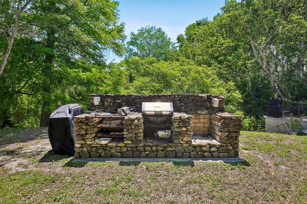 For Sale: $268,000 (2 beds, 2 baths, 1363 Square Feet)