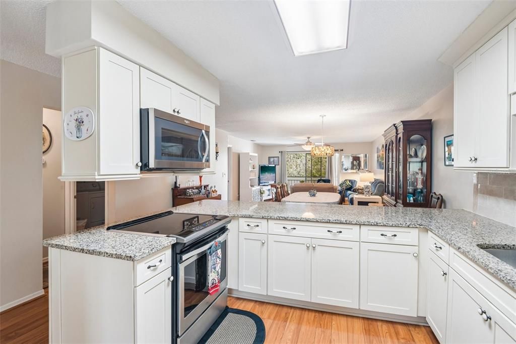 For Sale: $268,000 (2 beds, 2 baths, 1363 Square Feet)