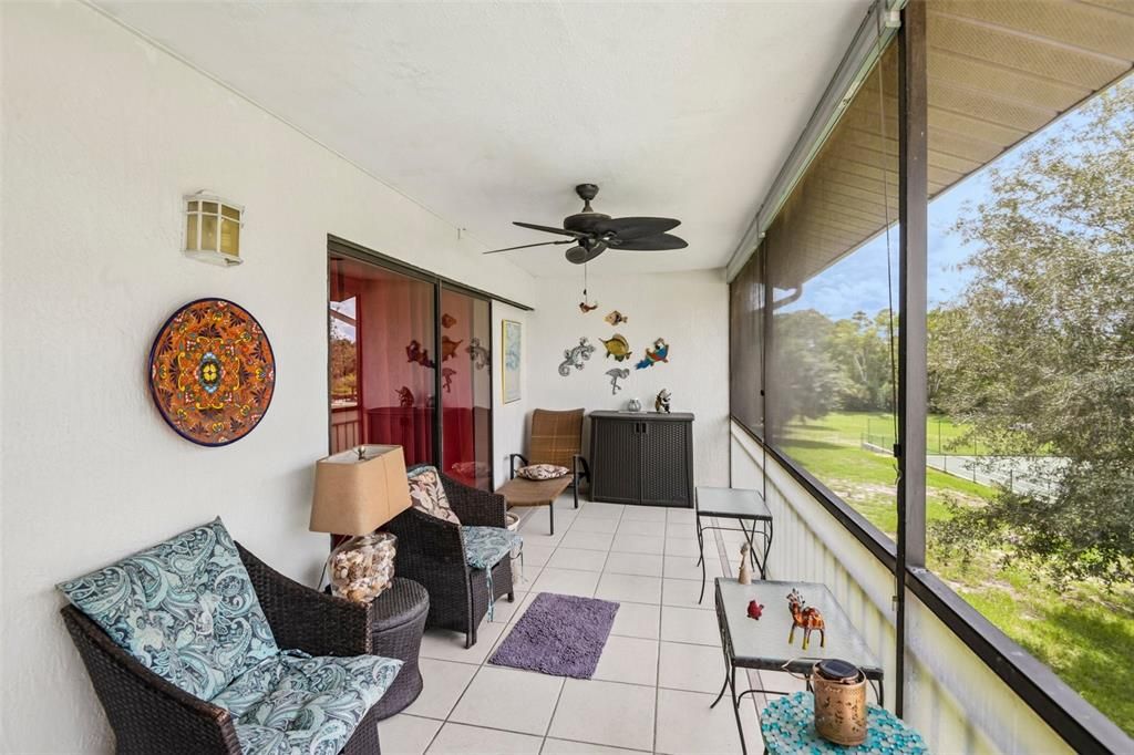 For Sale: $268,000 (2 beds, 2 baths, 1363 Square Feet)
