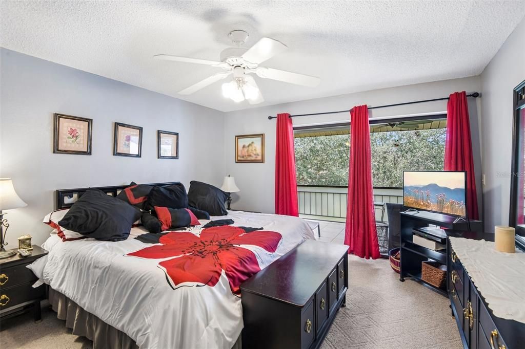 For Sale: $268,000 (2 beds, 2 baths, 1363 Square Feet)