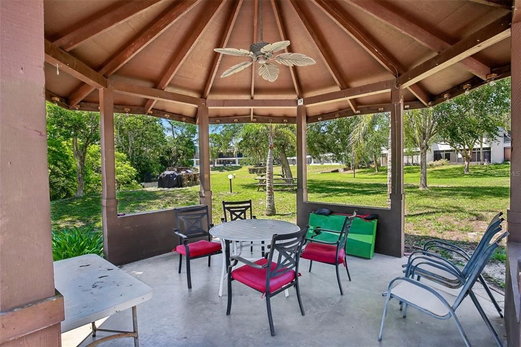 For Sale: $268,000 (2 beds, 2 baths, 1363 Square Feet)