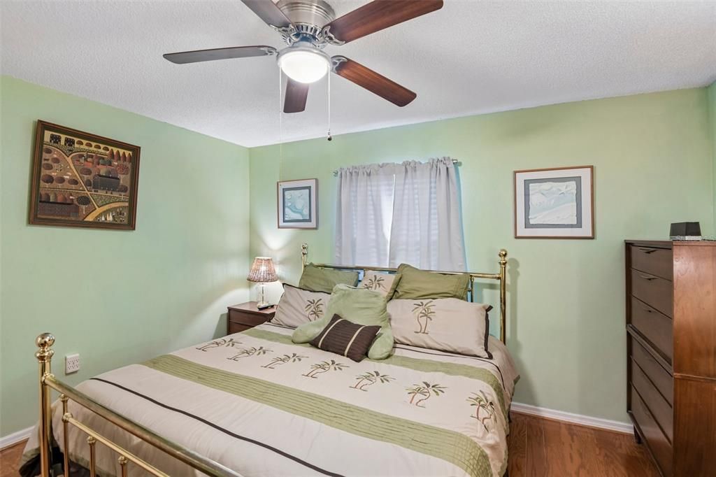 For Sale: $268,000 (2 beds, 2 baths, 1363 Square Feet)