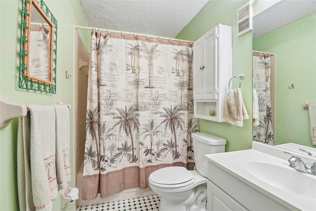 For Sale: $268,000 (2 beds, 2 baths, 1363 Square Feet)