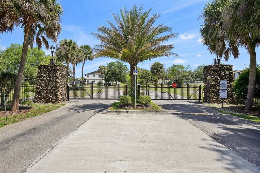 For Sale: $268,000 (2 beds, 2 baths, 1363 Square Feet)