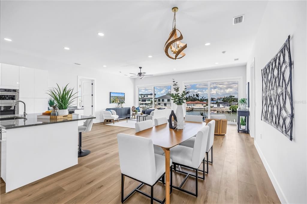 En Venta: $2,999,000 (3 camas, 2 baños, 2878 Pies cuadrados)