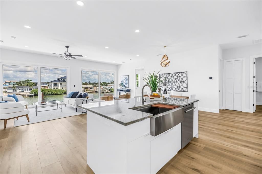 En Venta: $2,999,000 (3 camas, 2 baños, 2878 Pies cuadrados)