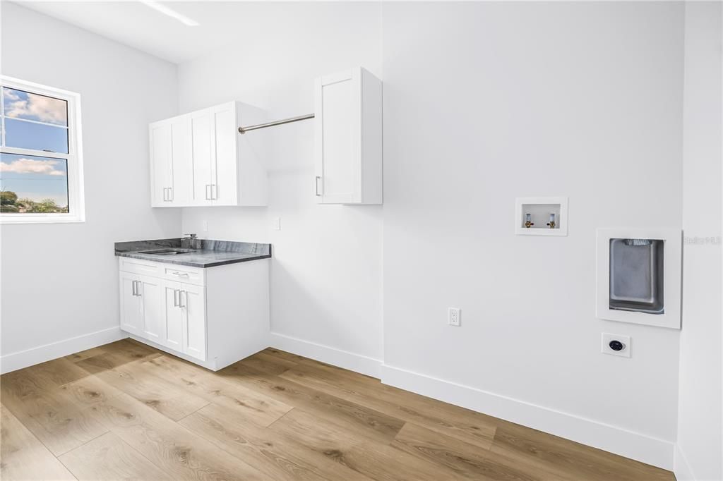 En Venta: $2,999,000 (3 camas, 2 baños, 2878 Pies cuadrados)