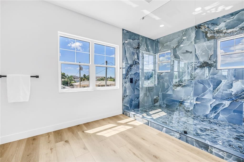 En Venta: $2,999,000 (3 camas, 2 baños, 2878 Pies cuadrados)