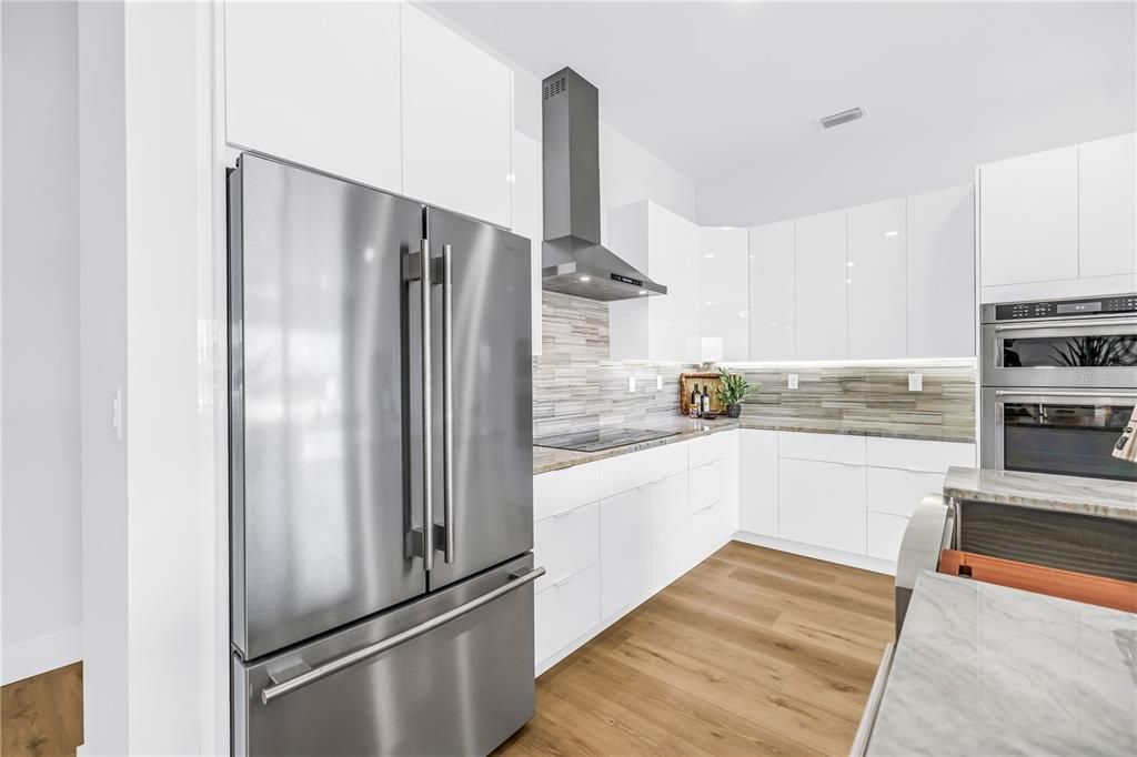 En Venta: $2,999,000 (3 camas, 2 baños, 2878 Pies cuadrados)