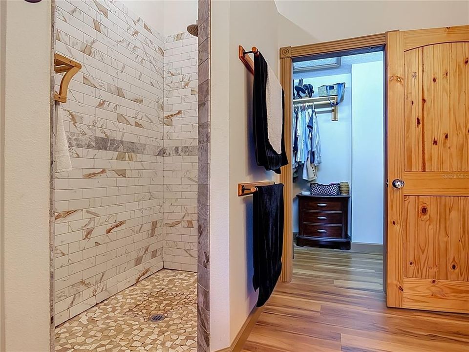 En Venta: $699,000 (3 camas, 2 baños, 1853 Pies cuadrados)