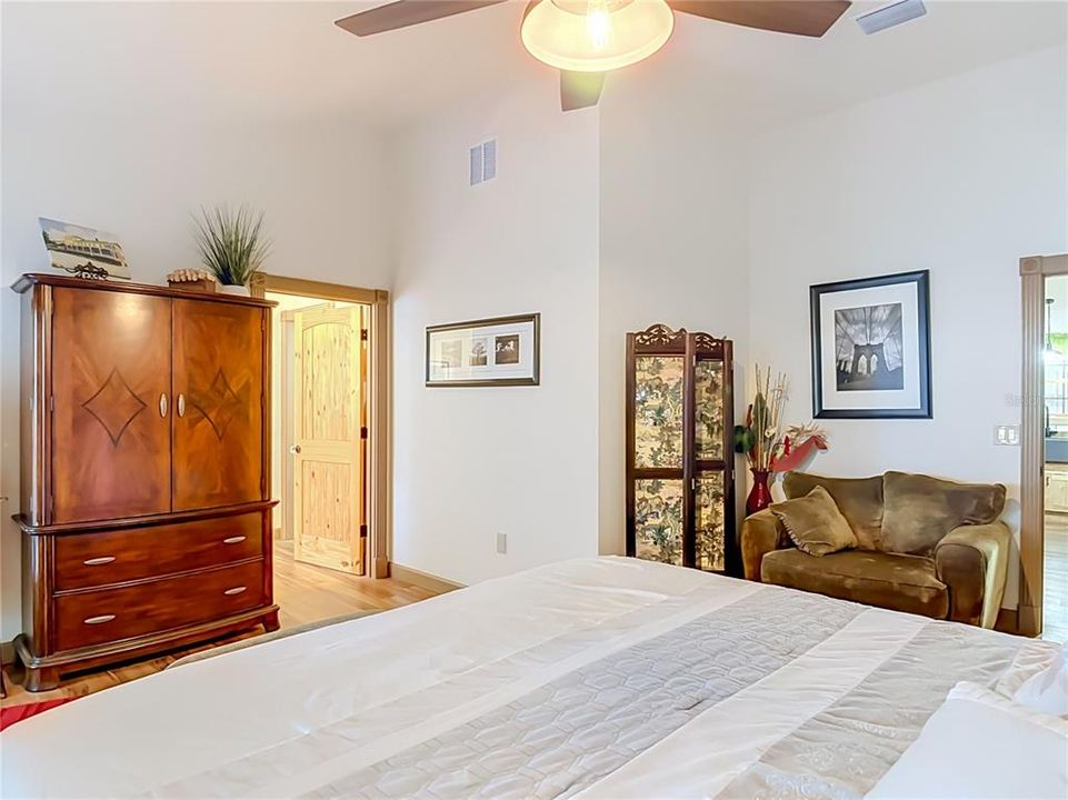 En Venta: $699,000 (3 camas, 2 baños, 1853 Pies cuadrados)