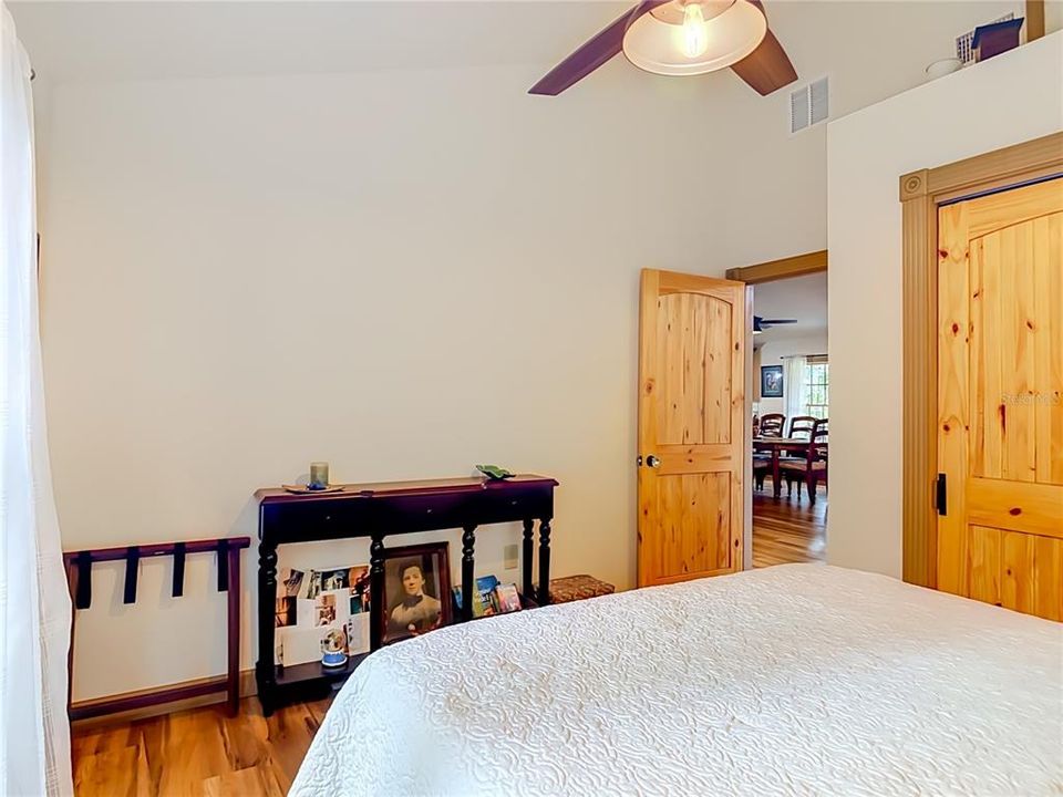En Venta: $699,000 (3 camas, 2 baños, 1853 Pies cuadrados)