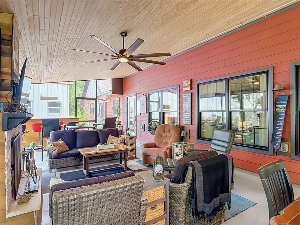 En Venta: $699,000 (3 camas, 2 baños, 1853 Pies cuadrados)