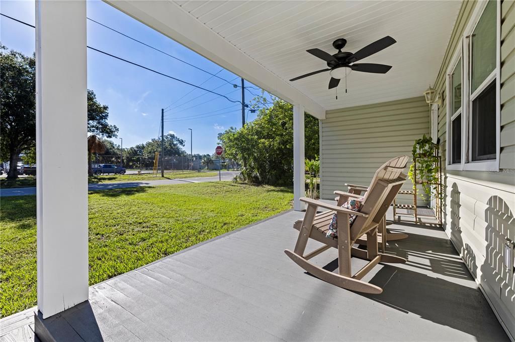 For Sale: $449,000 (2 beds, 2 baths, 1208 Square Feet)