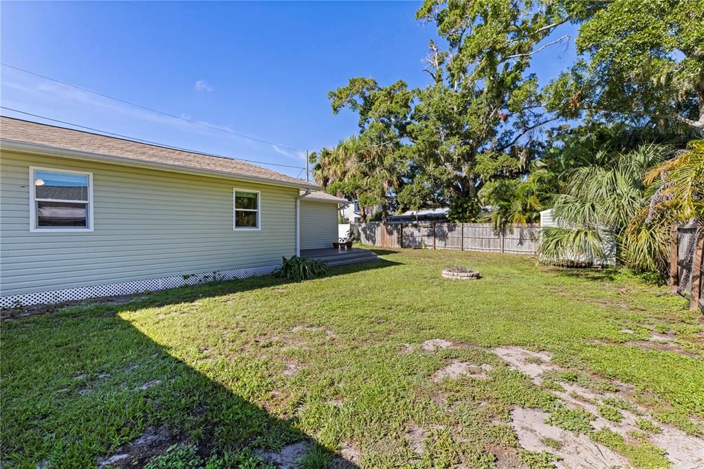For Sale: $449,000 (2 beds, 2 baths, 1208 Square Feet)