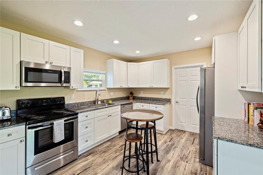 For Sale: $449,000 (2 beds, 2 baths, 1208 Square Feet)