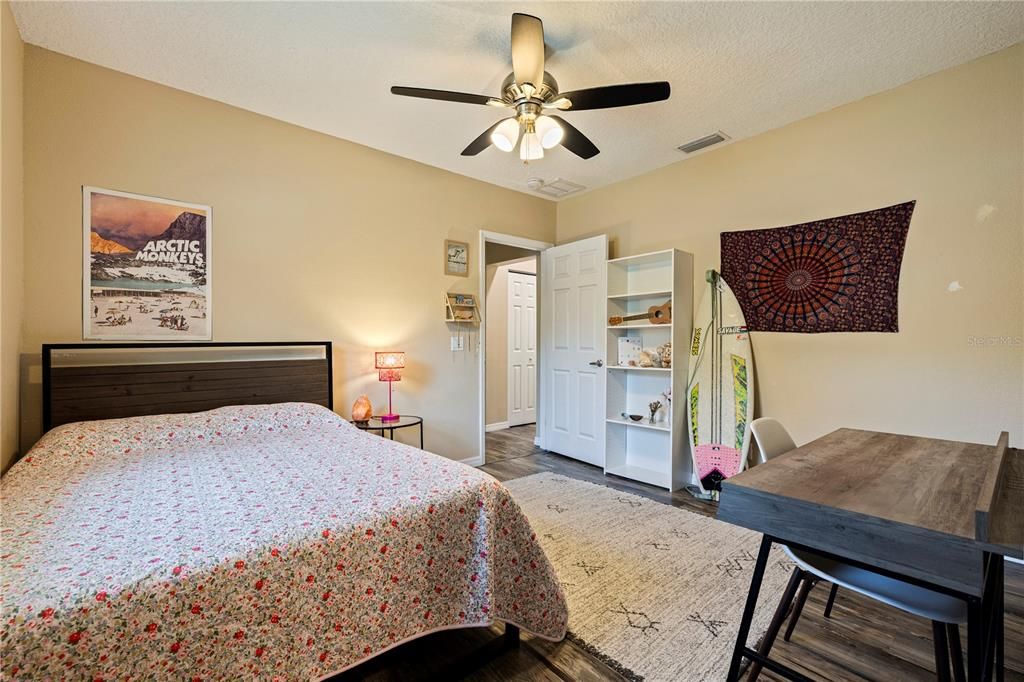 For Sale: $449,000 (2 beds, 2 baths, 1208 Square Feet)