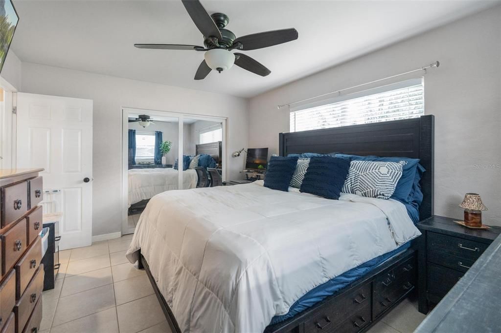 For Sale: $410,500 (2 beds, 2 baths, 1082 Square Feet)