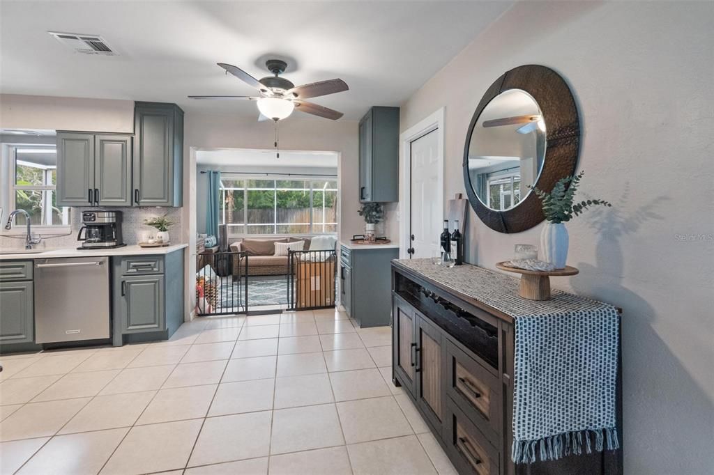 For Sale: $410,500 (2 beds, 2 baths, 1082 Square Feet)