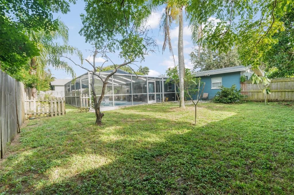 For Sale: $410,500 (2 beds, 2 baths, 1082 Square Feet)