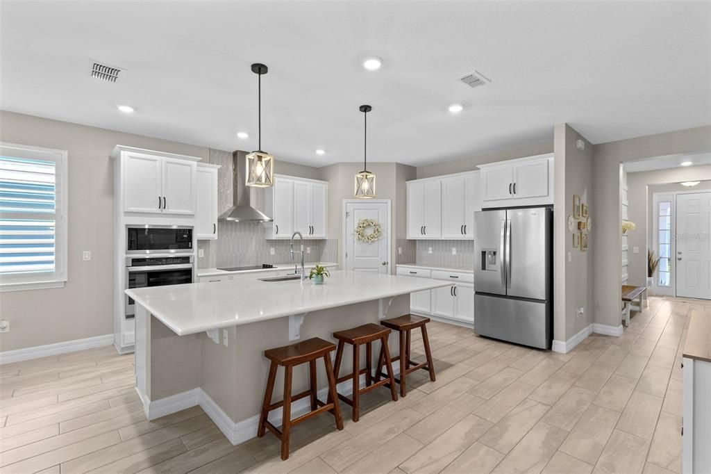For Sale: $480,000 (4 beds, 4 baths, 2683 Square Feet)