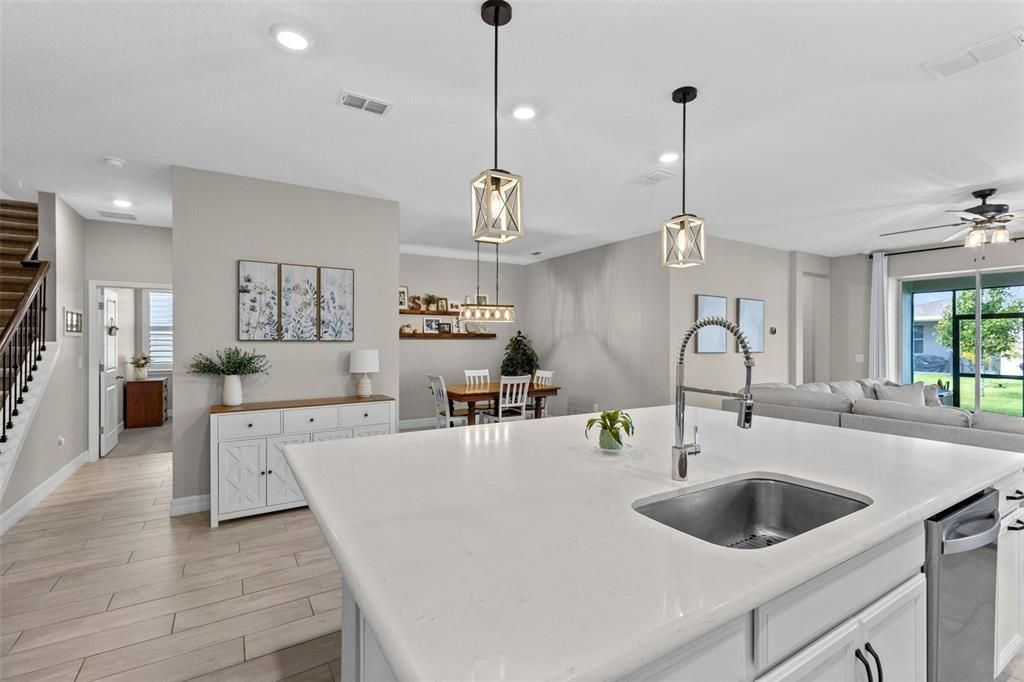For Sale: $480,000 (4 beds, 4 baths, 2683 Square Feet)