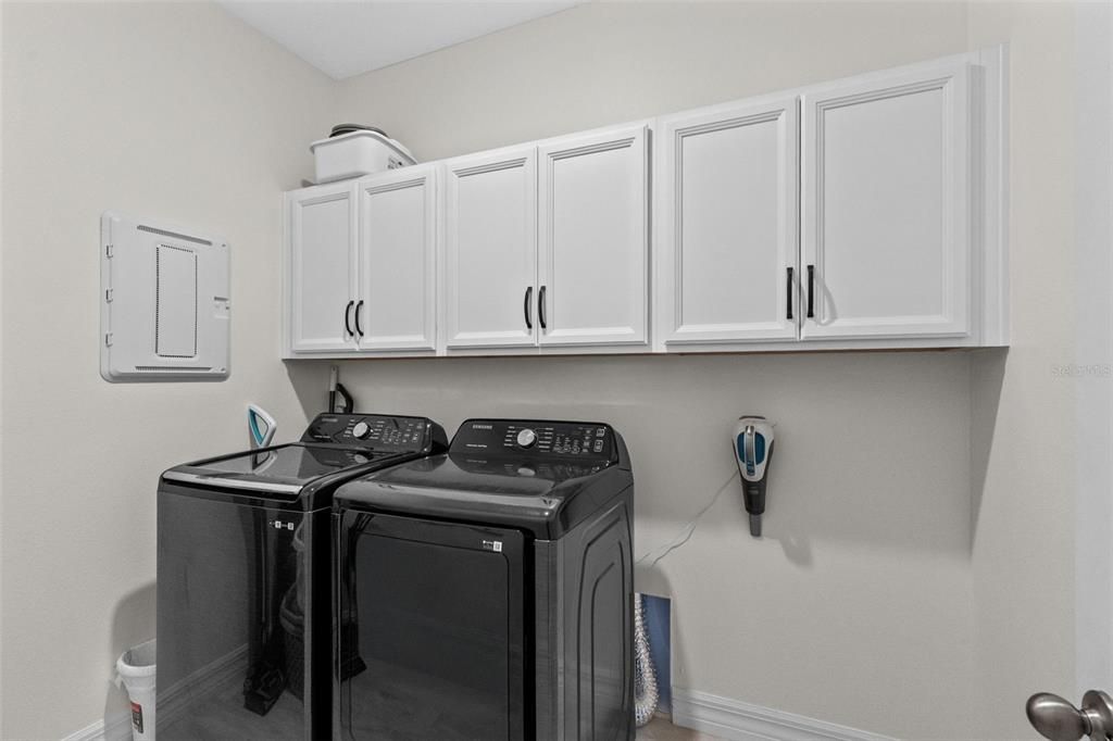 For Sale: $480,000 (4 beds, 4 baths, 2683 Square Feet)