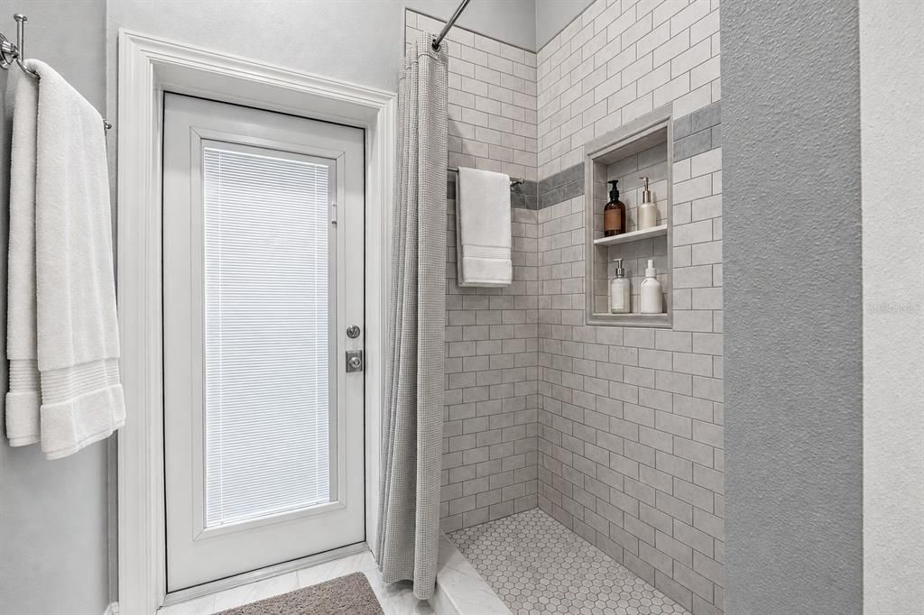 En Venta: $2,390,000 (5 camas, 4 baños, 5518 Pies cuadrados)