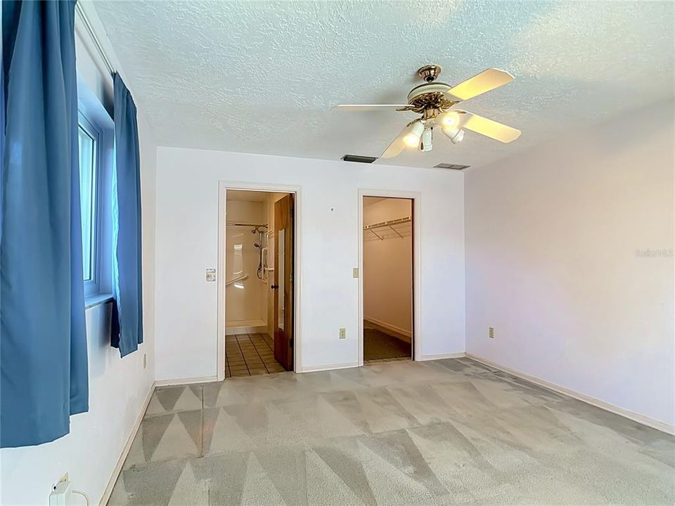 For Sale: $395,000 (3 beds, 2 baths, 1956 Square Feet)