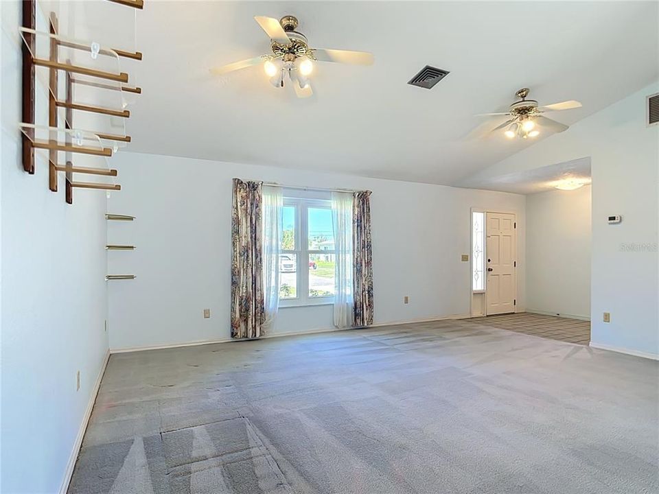 For Sale: $395,000 (3 beds, 2 baths, 1956 Square Feet)