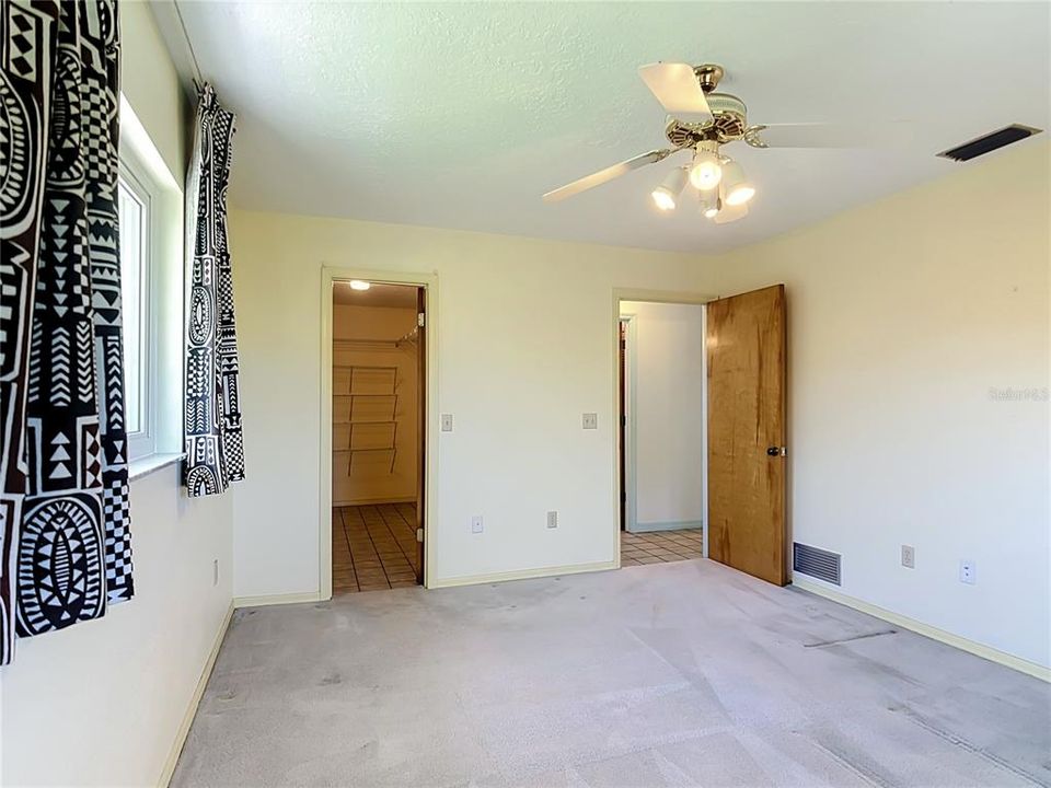 For Sale: $395,000 (3 beds, 2 baths, 1956 Square Feet)