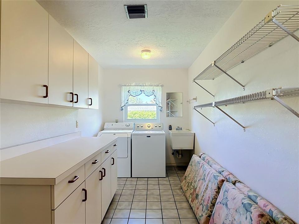 For Sale: $395,000 (3 beds, 2 baths, 1956 Square Feet)