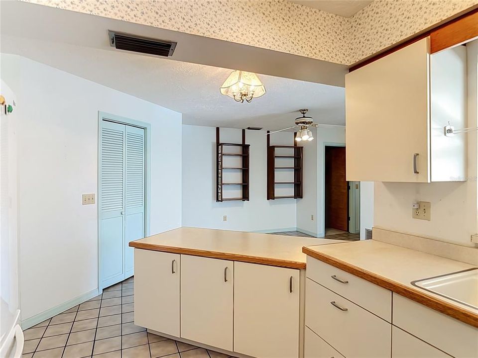For Sale: $395,000 (3 beds, 2 baths, 1956 Square Feet)
