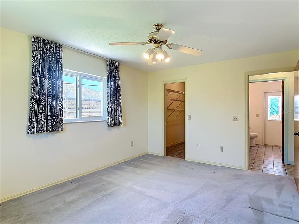 For Sale: $395,000 (3 beds, 2 baths, 1956 Square Feet)