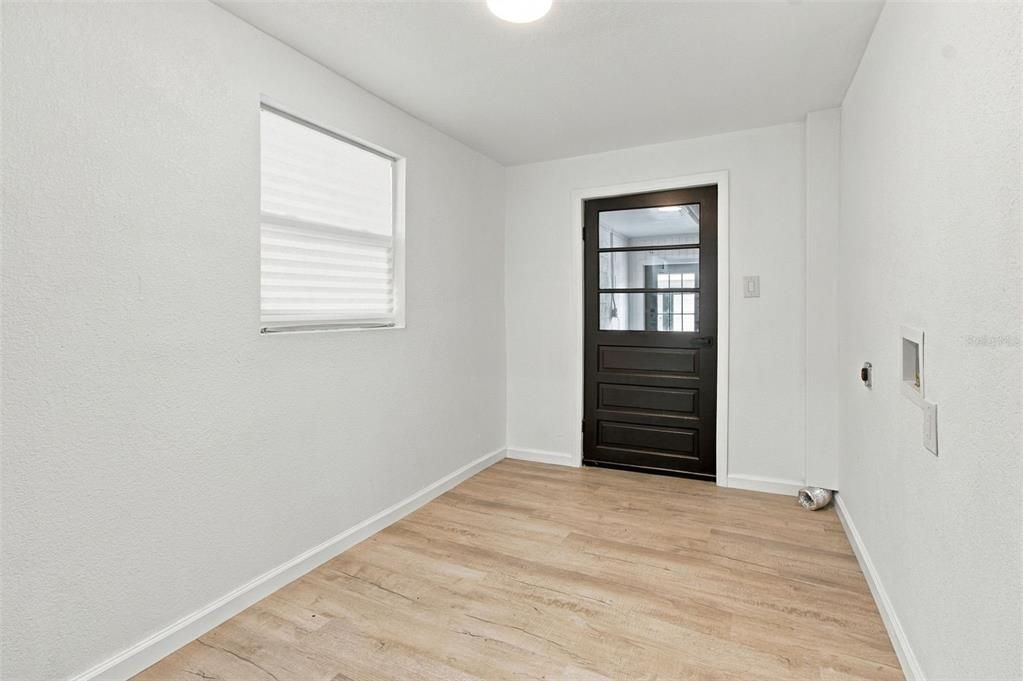 En Venta: $365,000 (3 camas, 3 baños, 1675 Pies cuadrados)