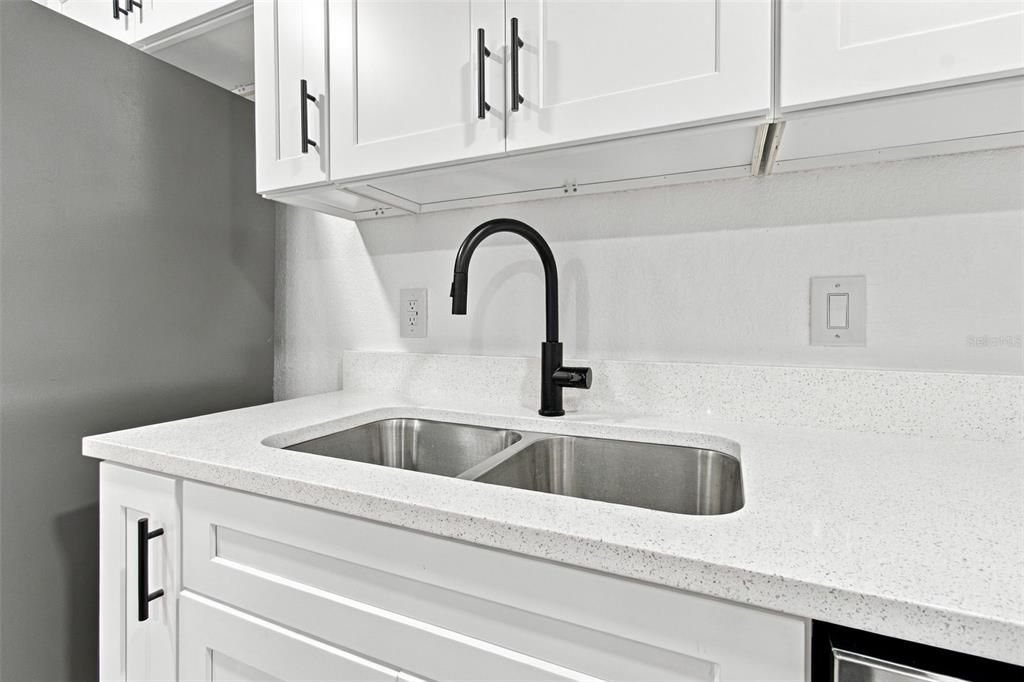 En Venta: $365,000 (3 camas, 3 baños, 1675 Pies cuadrados)