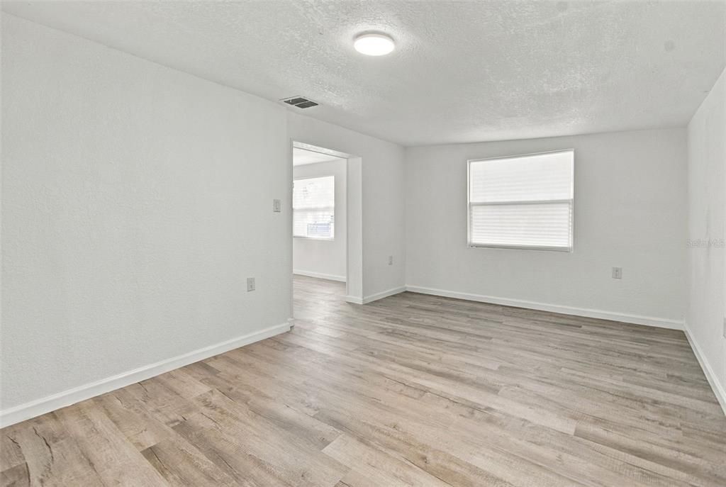 En Venta: $365,000 (3 camas, 3 baños, 1675 Pies cuadrados)
