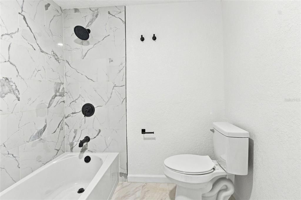 En Venta: $365,000 (3 camas, 3 baños, 1675 Pies cuadrados)